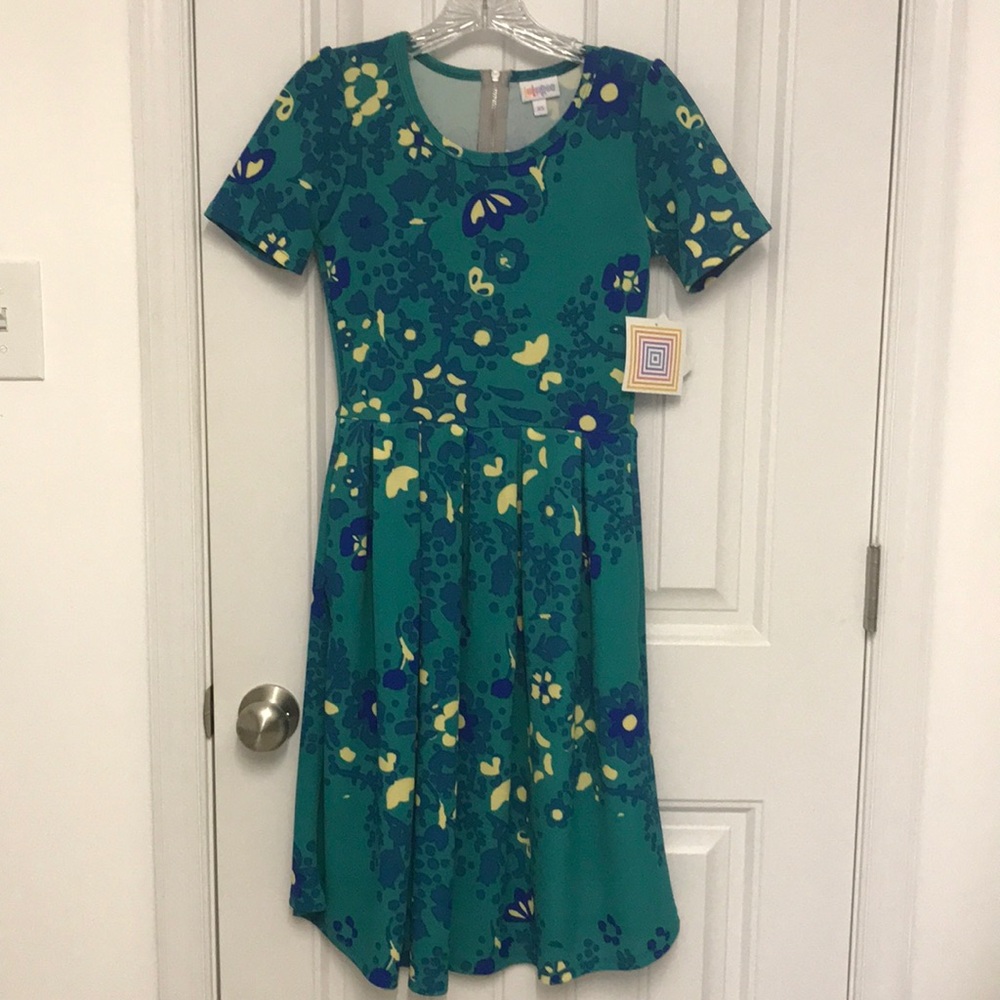 Lularoe floral Amelia XS new with tags